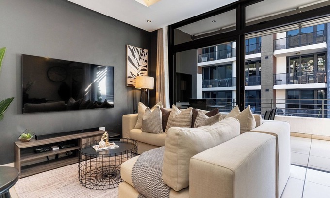 Green Point Apartment | Spacious Green Point Escape