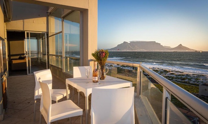 Bloubergstrand Apartment | Spacious Luxury 3 Bedroom Apartment B401 Sea Spray