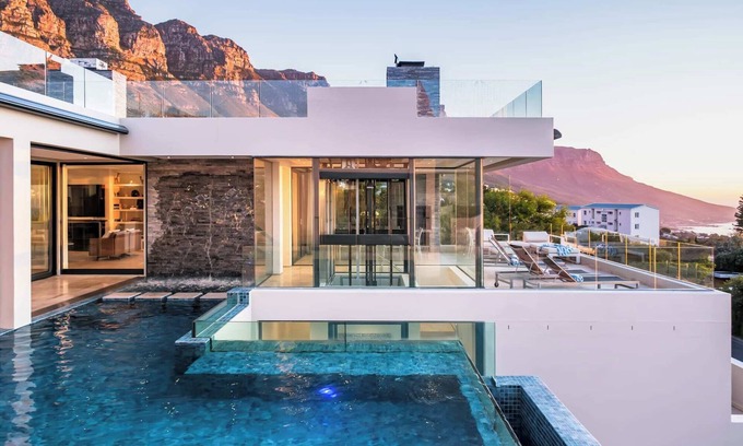 Camps Bay Villa | Spectacular Holiday Villa w Private Pool and Gym Prima Views
