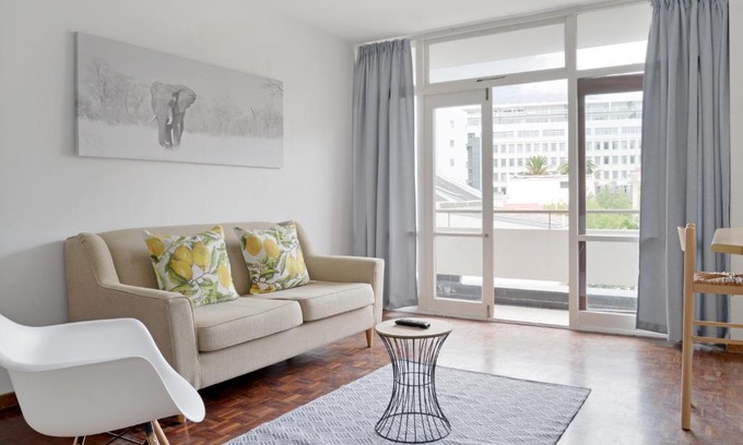 Cape Town City Centre Apartment | St Martini Gardens 409