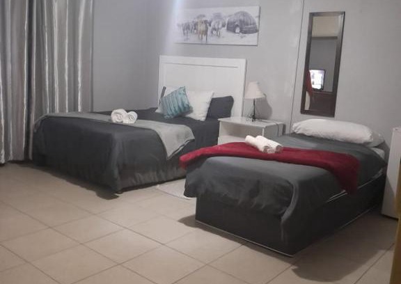 Kempton Park House | Stay at Home Airport Lodge