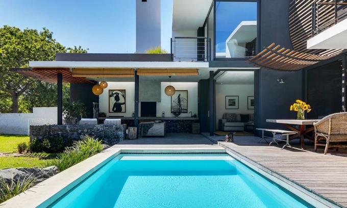 Alphen House | Stunning 3 bedroom en-suite Constantia home