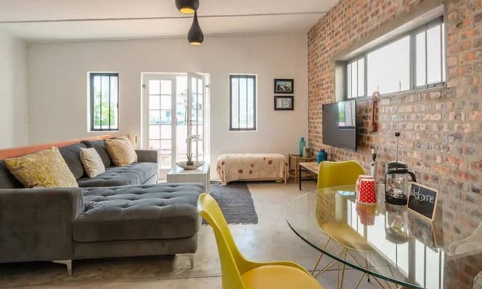 Bo'Kaap Apartment | Stylish BoKaap Apartment w Mountain Views