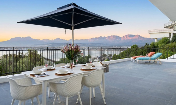 Mountainside Apartment | Suikerbossie 52 - One Bedroom Apartment, Sleeps 2