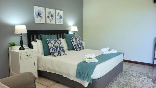 Beacon Bay Apartment | Suite 14- Deja' Blu Bed and Breakfast- East London