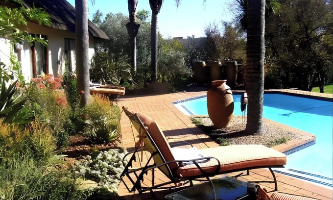 Greater Johannesburg Metropolitan Area Apartment | Suite 3 Apartment