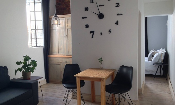 Cape Town Apartment | Sunlit 1 bedroom apartment near Old Biscuit Mill in edgy Woodstock Cape Town