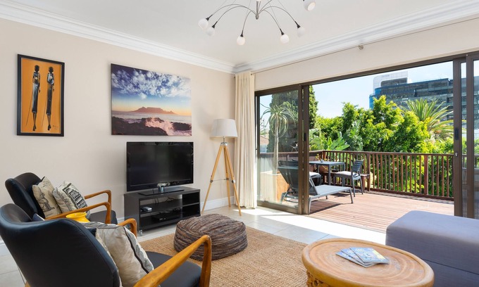 Sea Point Apartment | Sunny Sea Point Apartment with Private Balcony