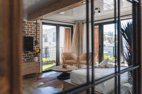 West Beach Apartment | Sunny Sunset on White Soil!