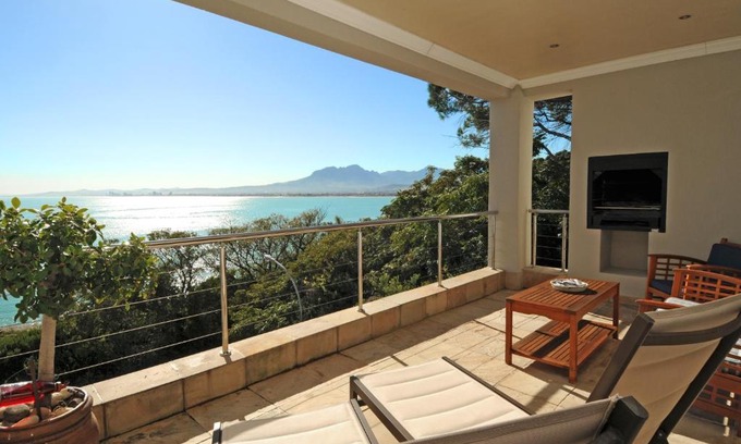 Mountainside Apartment | The Blue Marine Self-Catering