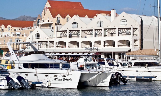Harbour Island Apartment | The Boardwalk holiday apartment #2 amazing views of the marina from your balcony