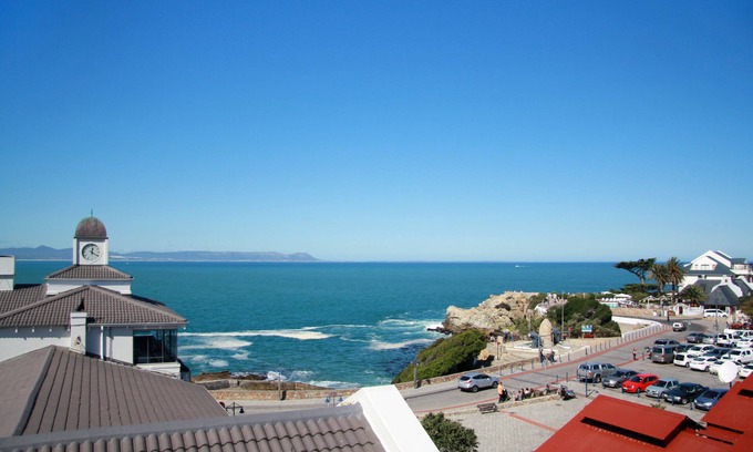 Hermanus City-Centre Bed & Breakfast | The Gallery Studios