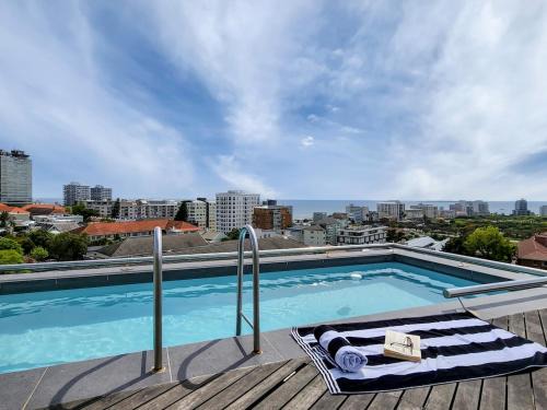 Kareeberg Apartment | The Honeycomb on S 2 Bedroom Modern, Secure, Central Apartment