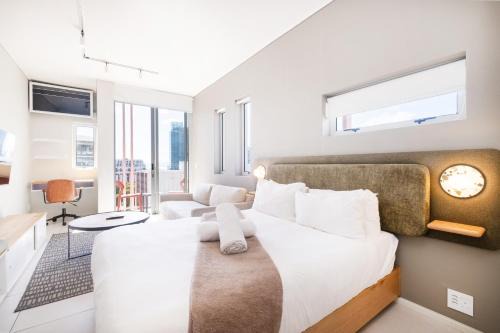 Bo'Kaap Apartment | The Rose 706: 7th Floor Modern Studio Apartment