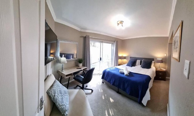 Greater Johannesburg Metropolitan Area Apartment | The Suite Fourways