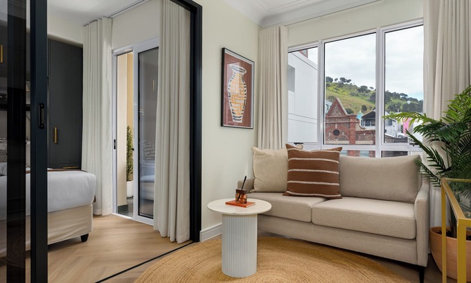 Flora Park Apartment | The Valour Charming Apartment | City and Hill Views