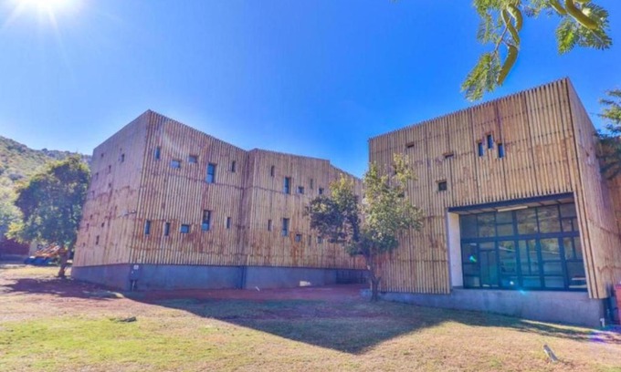 Bela-Bela Hostel | Thuto Centre Conferencing & Bush Lodge