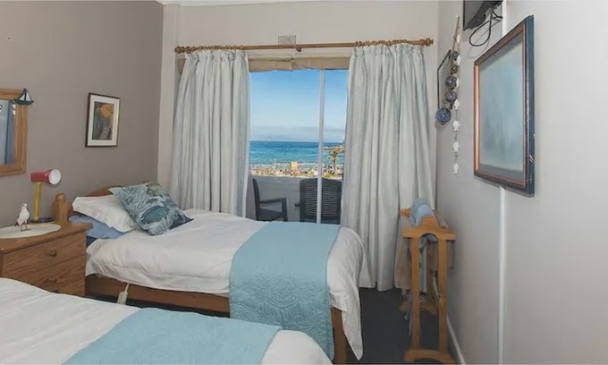 Fish Hoek Apartment | Tranquil sea-view escape