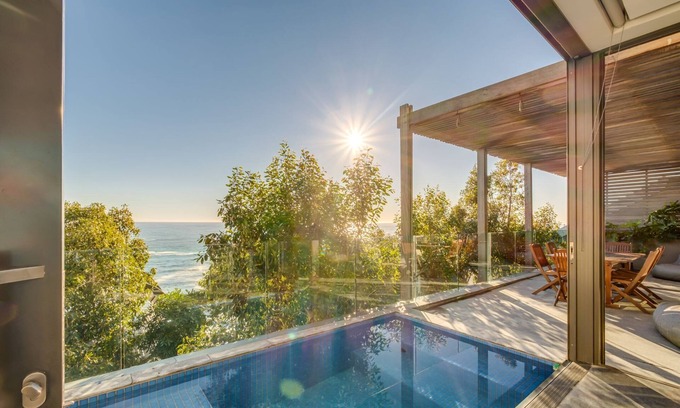 Camps Bay Apartment | Unique Camps Bay Apartment w Private Pool Coral Sea