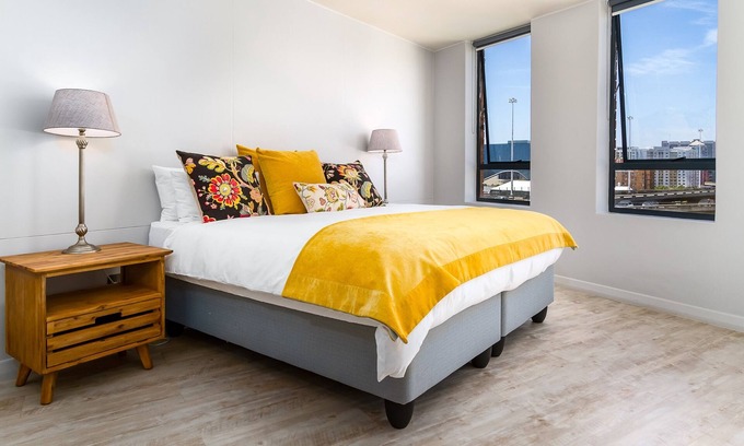 Cape Town City Centre Apartment | Unobstructed Views + Close to Waterfront + 2 Bed