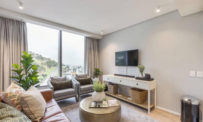 Bo'Kaap Apartment | Vibrant Studio Apartment in Trendy De Waterkant