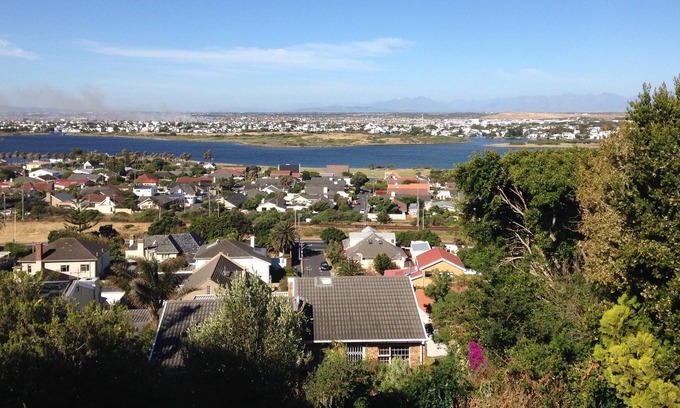 Muizenberg House | Views, mountains, beaches, bliss...