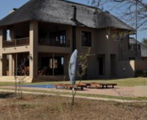 Leeupoort Villa | Villa ∙ 4 bedrooms ∙ 12 guests
