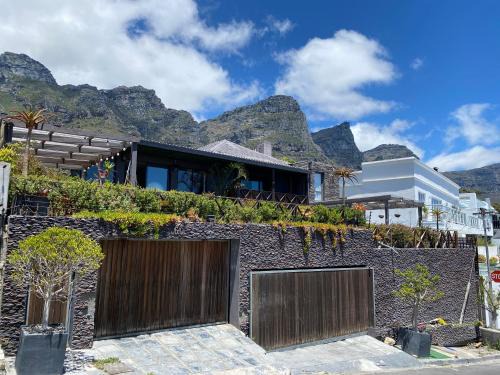 Camps Bay House | Villa Paradiso, Luxurious 8-Unit Escape in Bakoven, Camps Bay !