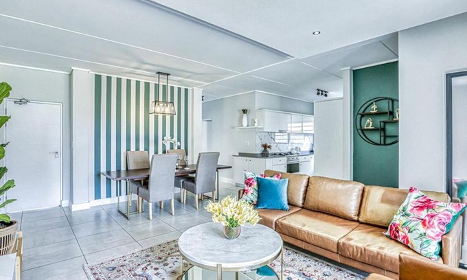 Greater Johannesburg Metropolitan Area Apartment | Waterfall luxury apartment
