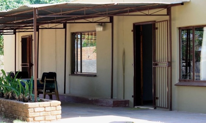 Lephalale Hotel | Welcoming Farmhouse in Limpopo Province