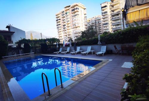 Mahmutlar Apartment | White Gold Avokado