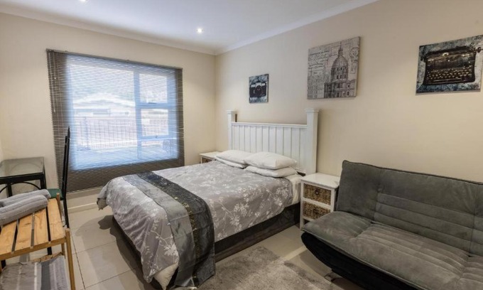 Gordon's Bay Apartment | Xecuhome Private Rooms
