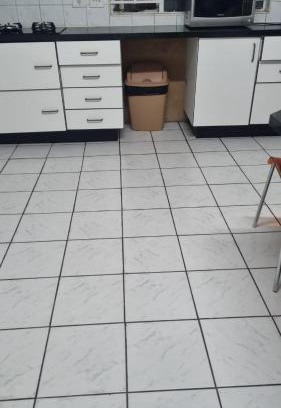 Greater Johannesburg Metropolitan Area House | YELLOW STARS GUESTHOUSE 1hr 2hrs Day Rest