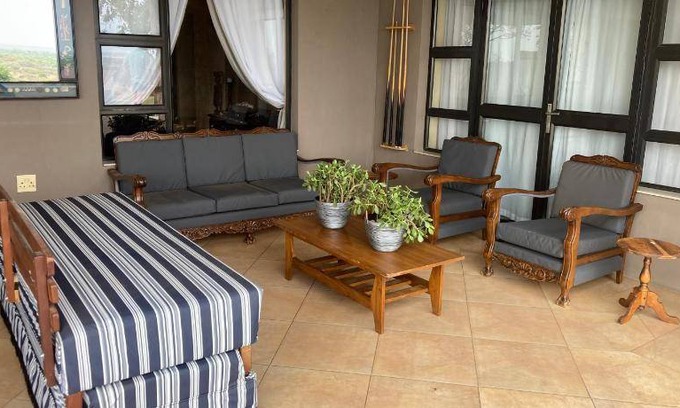 Mookgopong Villa | Villa ∙ 5 bedrooms ∙ 11 guests