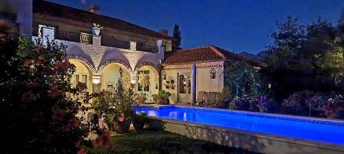 Paarl Villa | 650 m² Villa ∙ 5 bedrooms ∙ 10 guests