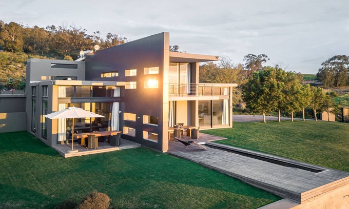 Trawal House | Zevenbosch Guest Villa