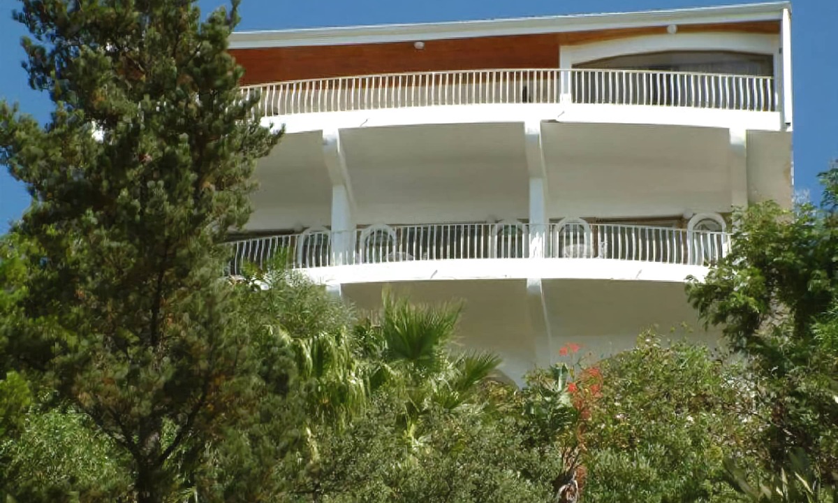 Mountainside Hotel | HarbourView Lodge
