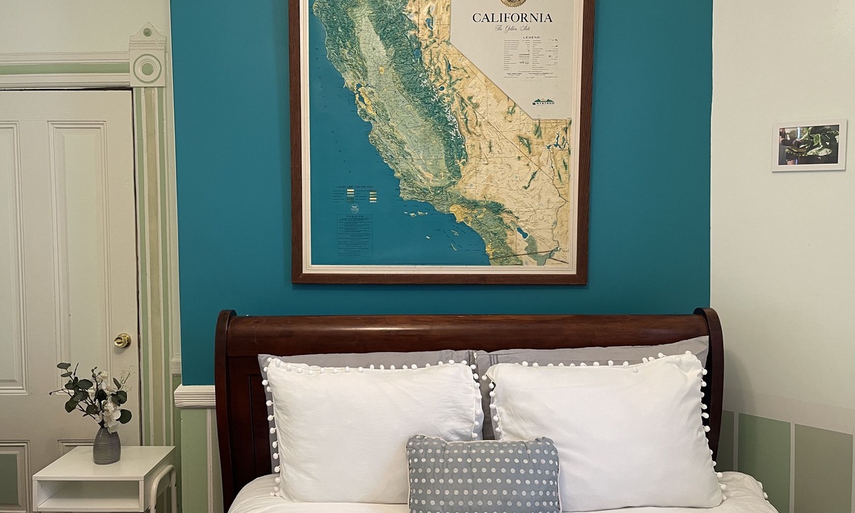 Prescott House | B-Love's Guest House