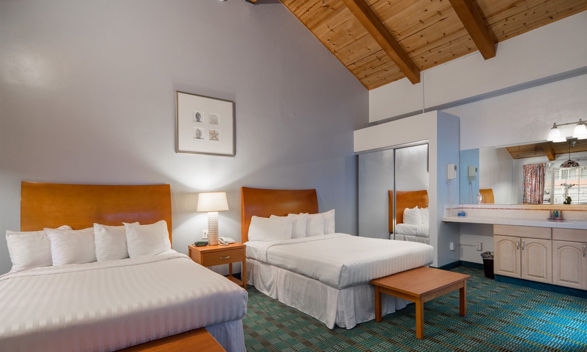 Pacific Grove Hotel | Butterfly Grove Inn
