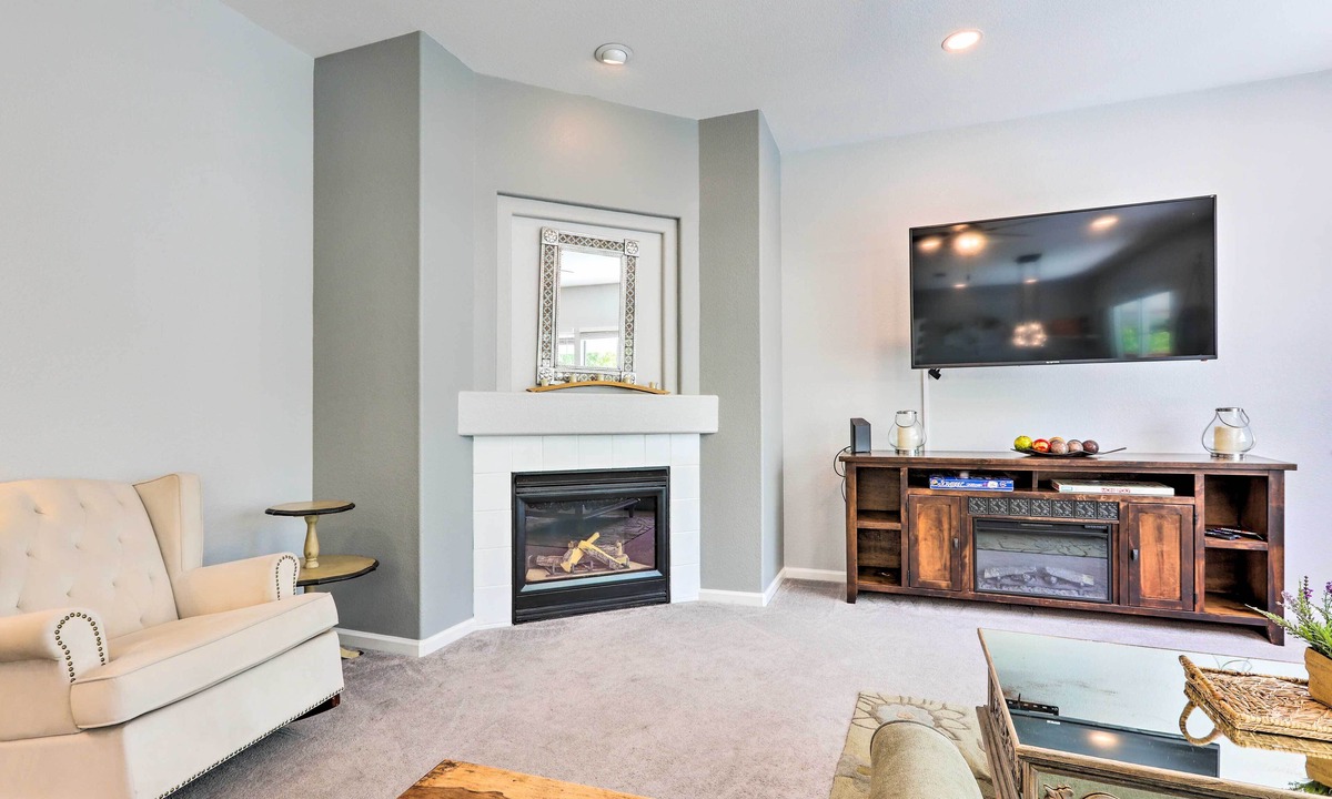 Folsom Cottage | Spacious Folsom Getaway w/Pool & Hot Tub!