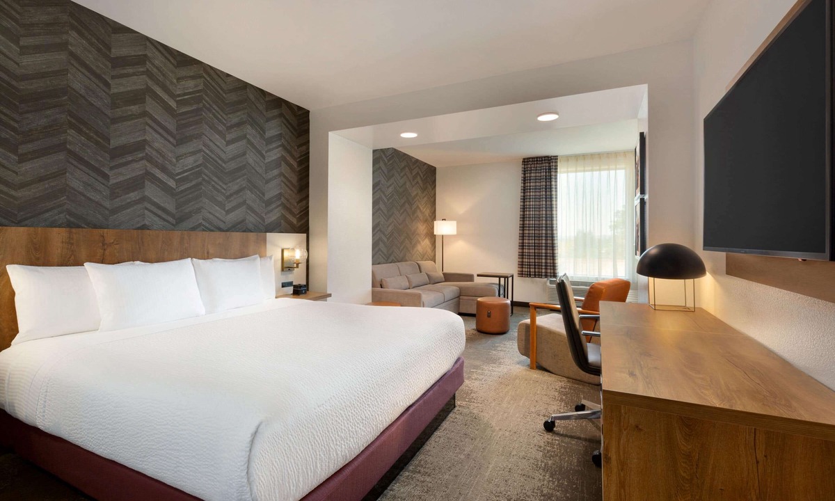 Southwest Santa Rosa Hotel | La Quinta Inn & Suites Santa Rosa Sonoma