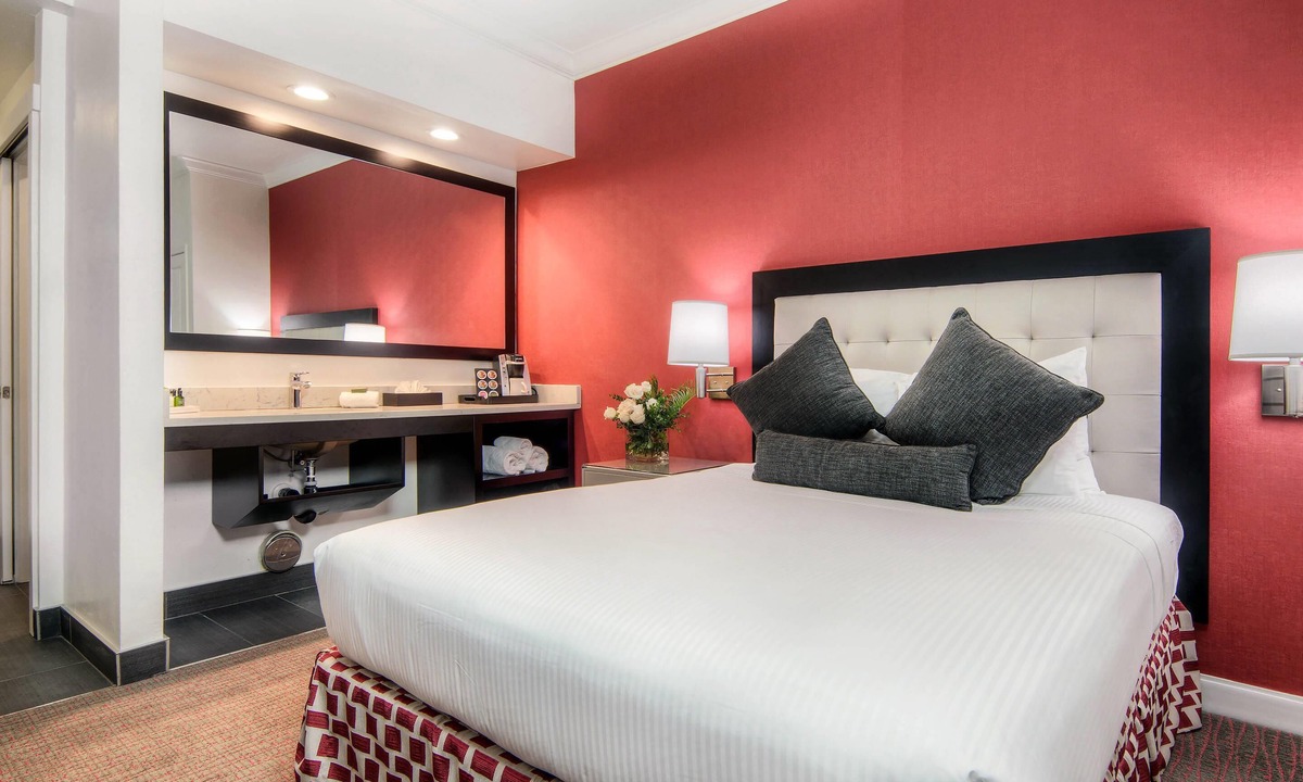 Davis Hotel | Aggie Inn, an Ascend Collection Hotel