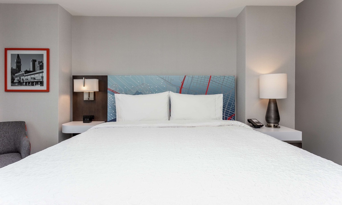 Downtown Oakland Hotel | Hampton Inn Oakland Downtown-City Center