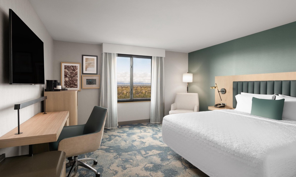 Alameda Hotel | Hampton Inn & Suites Oakland Airport-Alameda
