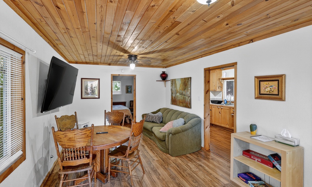 Cobb Apartment | Rouge Cobb Mountain Hotel - Cabin 4