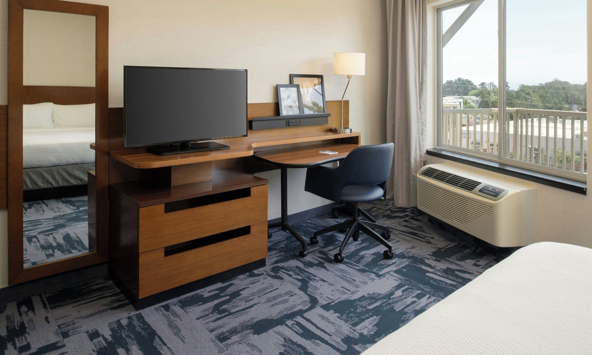 Westside Santa Cruz Hotel | Fairfield Inn & Suites by Marriott Santa Cruz, CA