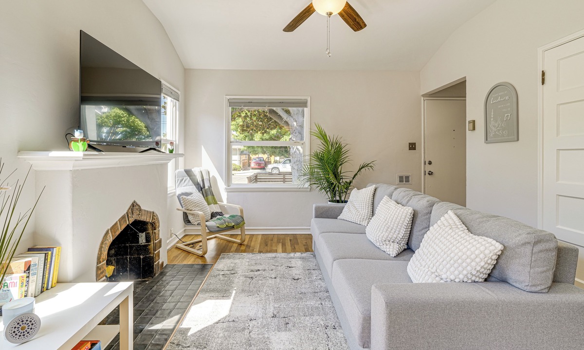 San Jose Cottage | Walk to Dtwn San Jose & Sjsu: Charming + Cozy Gem!