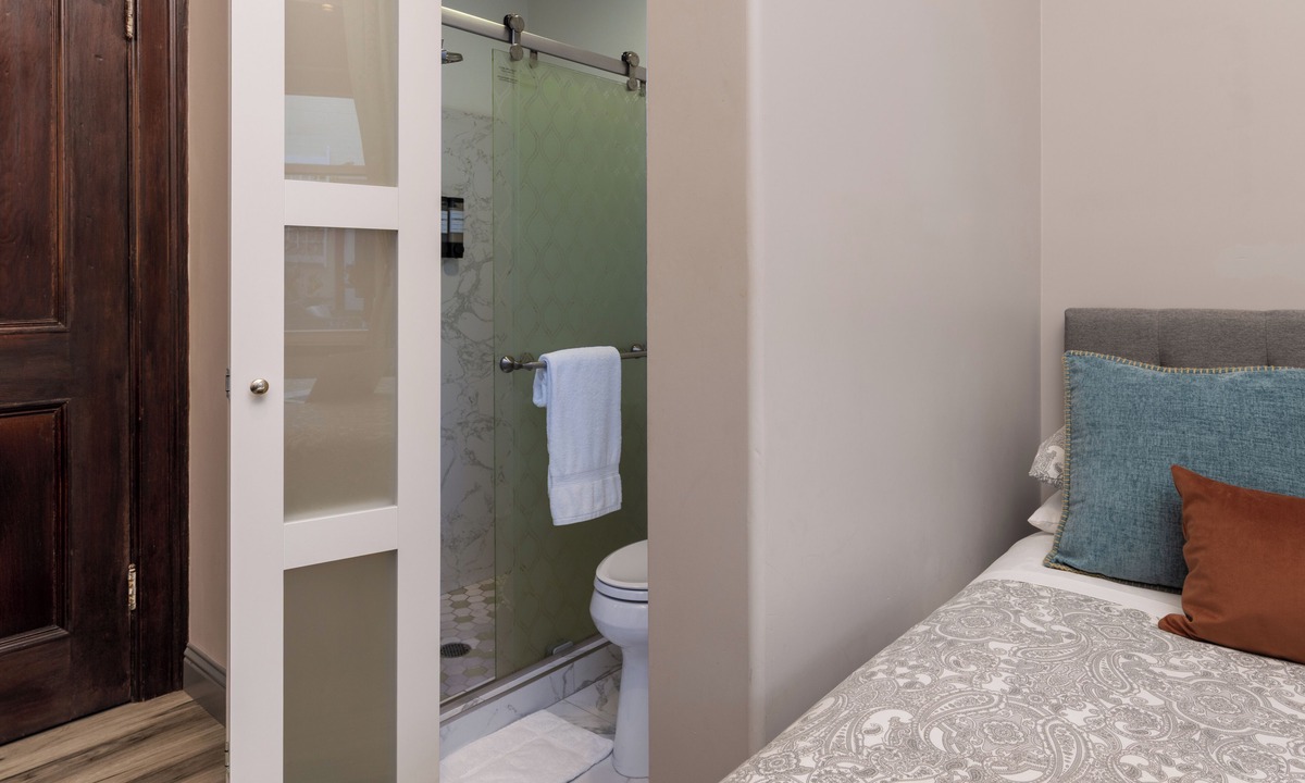 Downtown Oakland Hotel | Oaktown Roost