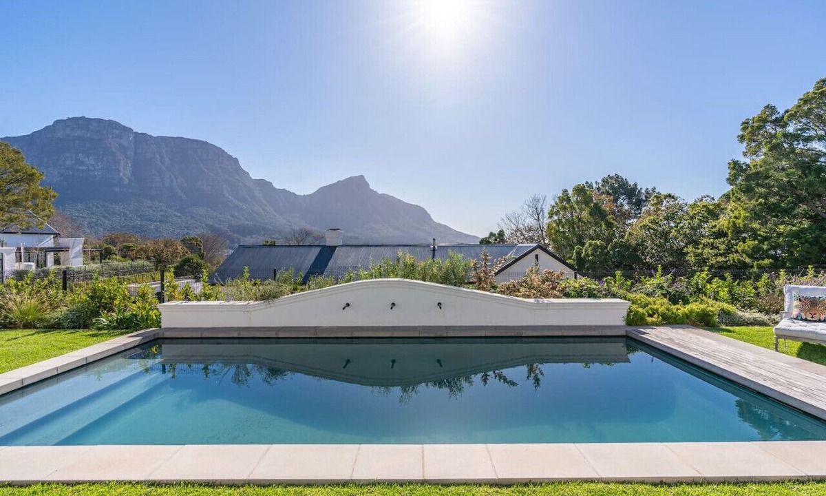 Bishopscourt House | Luxurious Villa In Secure Estate
