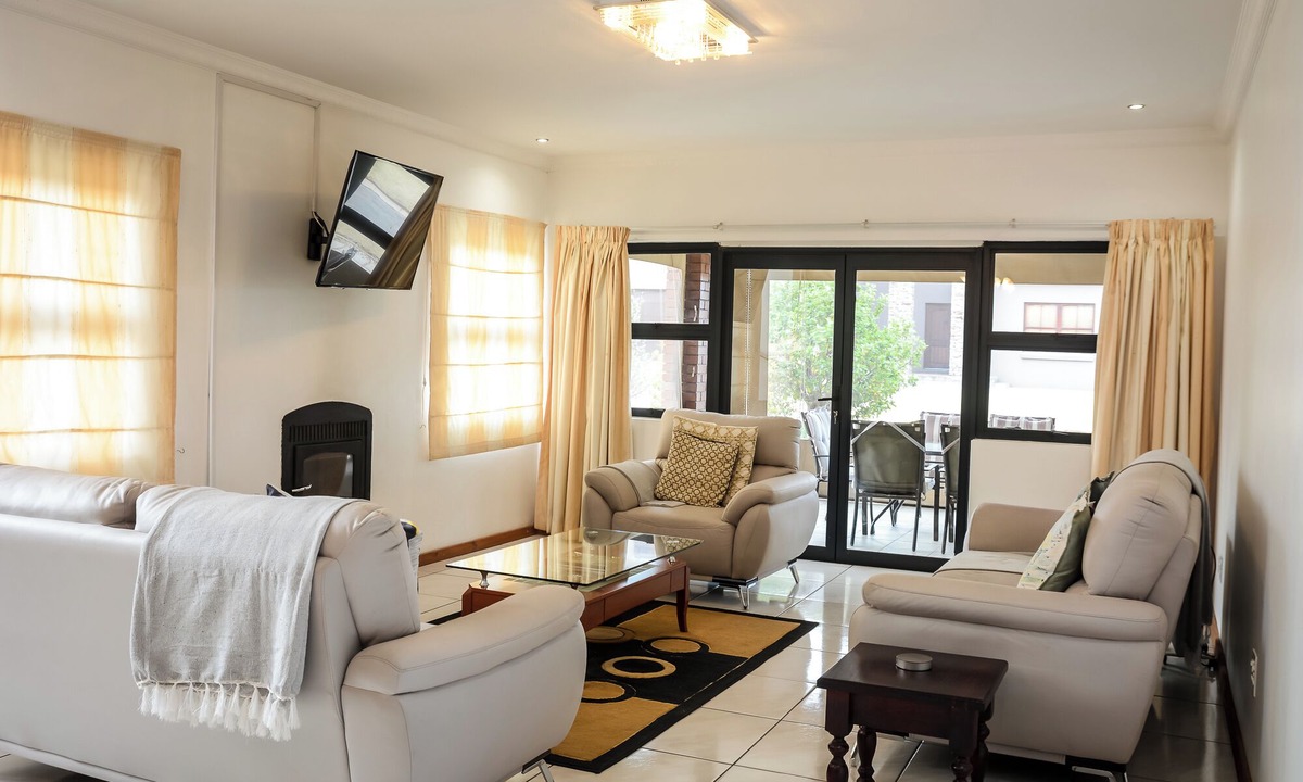 Parys House | Home away from home in a secure golf estate